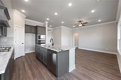4267 Harding Way, Bryan, TX 77802 photo 8