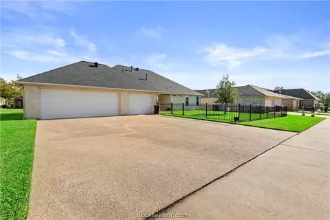 3109 Broadmoor Dr, Bryan, TX 77802 photo 26