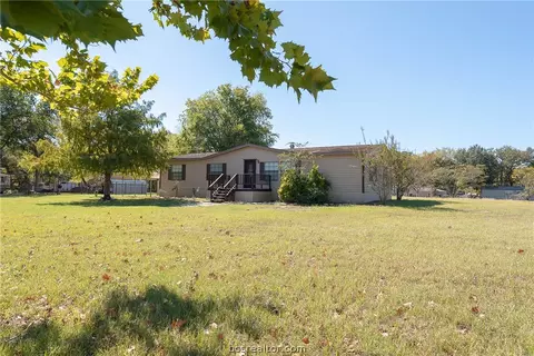 8136 Longview Dr, Bryan, TX 77808 photo 1