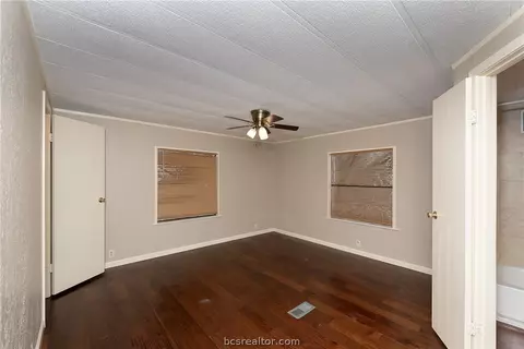 8136 Longview Dr, Bryan, TX 77808 photo 15