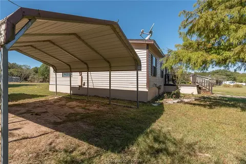 8136 Longview Dr, Bryan, TX 77808 photo 3