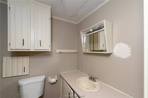 8136 Longview Dr, Bryan, TX 77808 photo 14