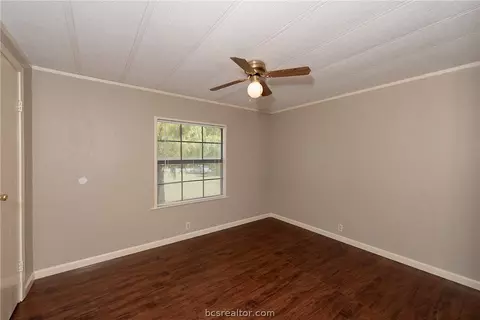 8136 Longview Dr, Bryan, TX 77808 photo 17