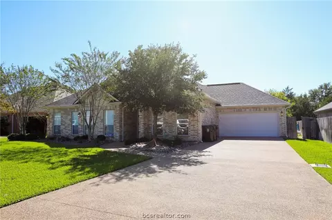 4910 Brompton Ln, Bryan, TX 77802 photo 4