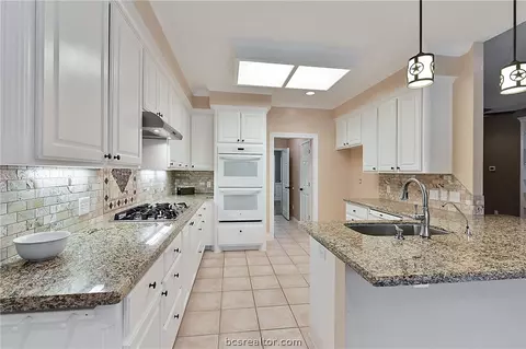 4910 Brompton Ln, Bryan, TX 77802 photo 10