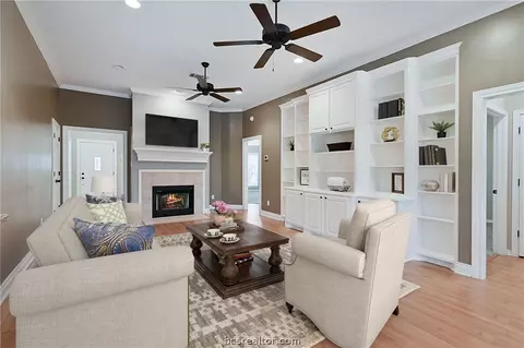 4910 Brompton Ln, Bryan, TX 77802 photo 5