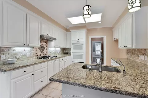 4910 Brompton Ln, Bryan, TX 77802 photo 1