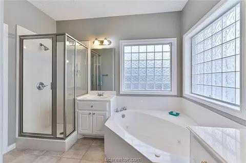4910 Brompton Ln, Bryan, TX 77802 photo 15