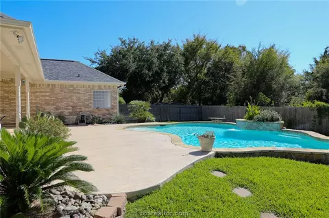 4910 Brompton Ln, Bryan, TX 77802 photo 27