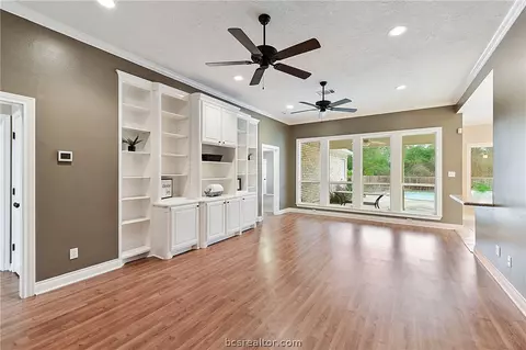 4910 Brompton Ln, Bryan, TX 77802 photo 8