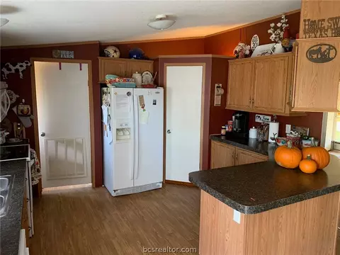 12140 Post Oak Ln, Bryan, TX 77807 photo 8