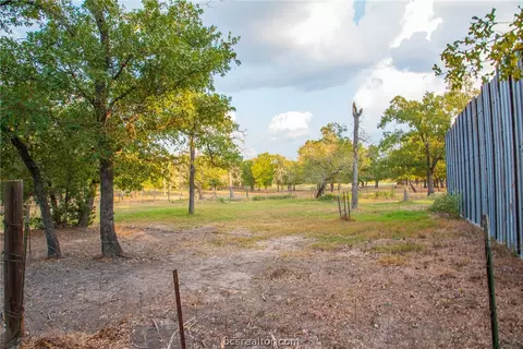 301 Oleander Dr, Somerville, TX 77879 photo 3