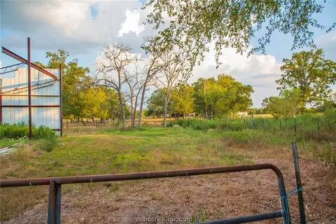 301 Oleander Dr, Somerville, TX 77879 photo 8