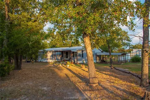 301 Oleander Dr, Somerville, TX 77879 photo 5