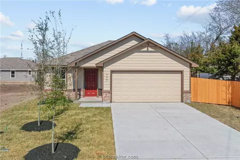 908 Northcrest Dr, Bryan, TX 77801 photo 1