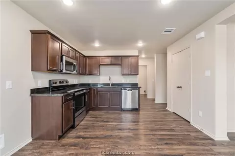 908 Northcrest Dr, Bryan, TX 77801 photo 7