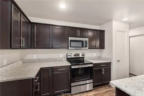 1909 Basil Ct, Bryan, TX 77801 photo 7