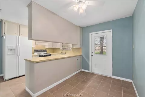 2201 Yellowstone Dr, Bryan, TX 77803 photo 12