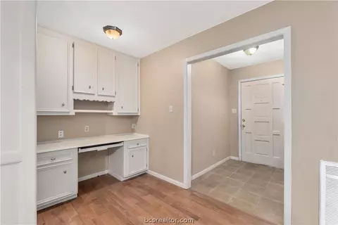 2201 Yellowstone Dr, Bryan, TX 77803 photo 5
