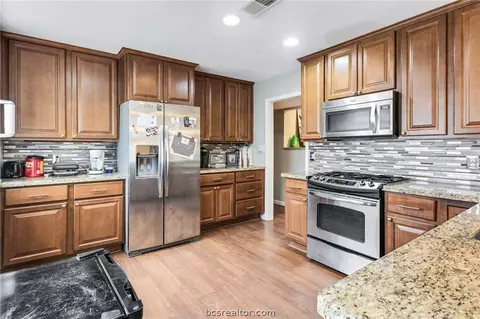310 Tee Dr, Bryan, TX 77801 photo 11