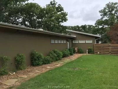 310 Tee Dr, Bryan, TX 77801 photo 1