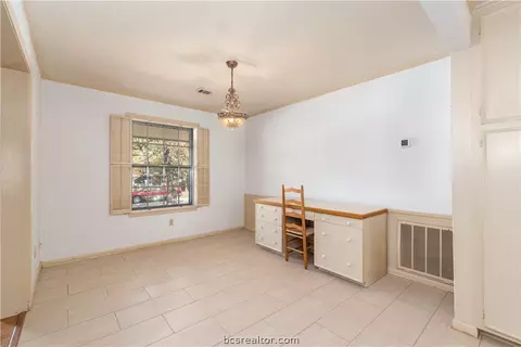 2804 Camelot Dr, Bryan, TX 77802 photo 21