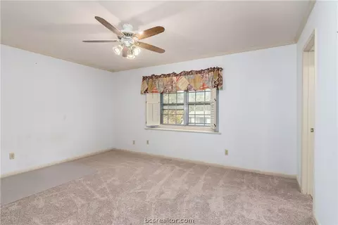 2804 Camelot Dr, Bryan, TX 77802 photo 8
