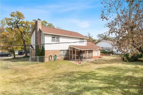 2804 Camelot Dr, Bryan, TX 77802 photo 13