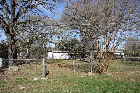 2109 Stevens Dr, Bryan, TX 77803 photo 6