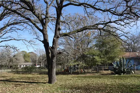 2109 Stevens Dr, Bryan, TX 77803 photo 8