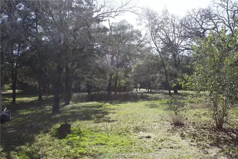 2109 Stevens Dr, Bryan, TX 77803 photo 9
