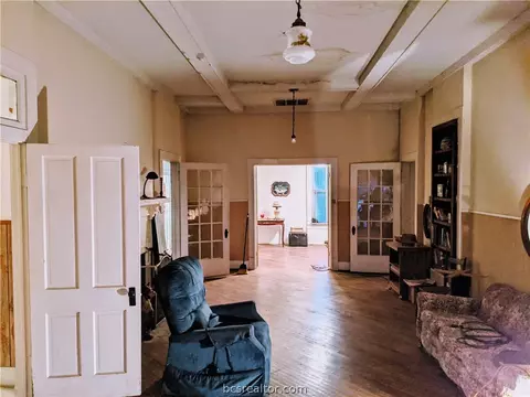 609 E Logan St, Calvert, TX 77837 photo 3