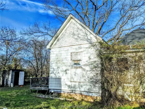 609 E Logan St, Calvert, TX 77837 photo 31