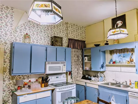 609 E Logan St, Calvert, TX 77837 photo 6