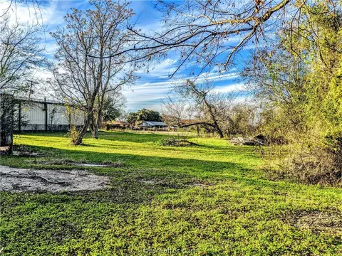 609 E Logan St, Calvert, TX 77837 photo 41