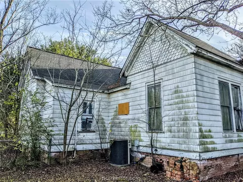 609 E Logan St, Calvert, TX 77837 photo 28