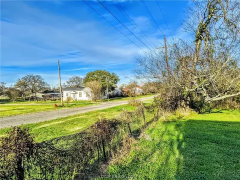 609 E Logan St, Calvert, TX 77837 photo 40