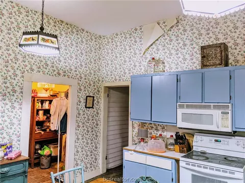 609 E Logan St, Calvert, TX 77837 photo 7