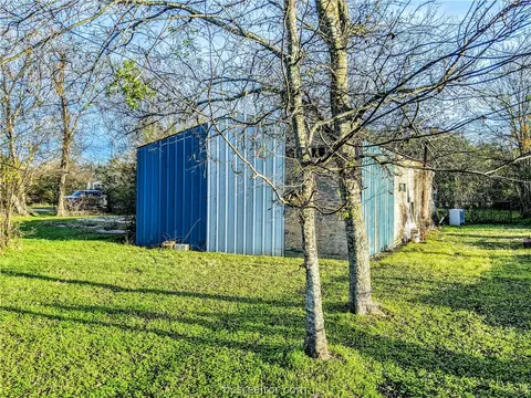 609 E Logan St, Calvert, TX 77837 photo 33