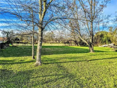 609 E Logan St, Calvert, TX 77837 photo 38