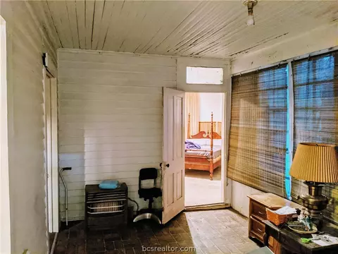609 E Logan St, Calvert, TX 77837 photo 15