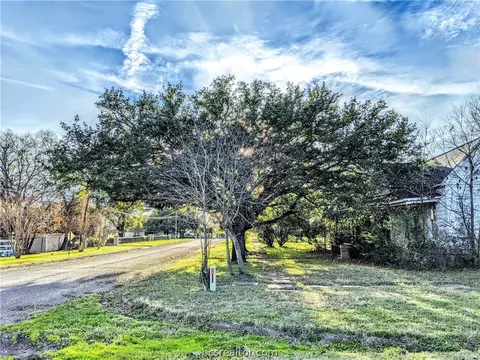 609 E Logan St, Calvert, TX 77837 photo 49