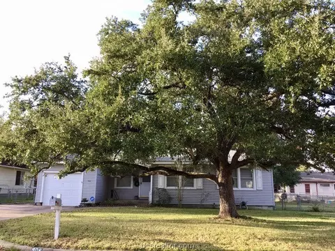 906 North Ave, Bryan, TX 77802 photo 1