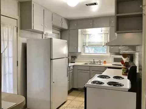 906 North Ave, Bryan, TX 77802 photo 10