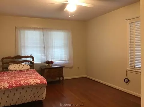 906 North Ave, Bryan, TX 77802 photo 13