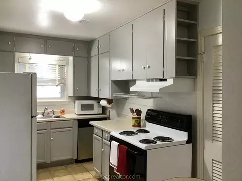 906 North Ave, Bryan, TX 77802 photo 9