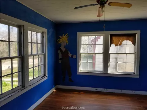 1109 Ettle St, Bryan, TX 77803 photo 2