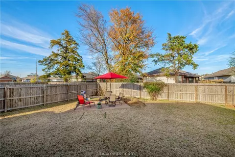 2106 Gateshead Rd, Bryan, TX 77801 photo 18
