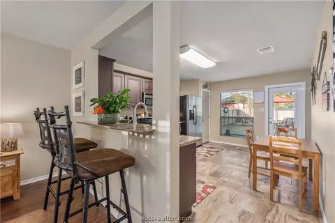 2106 Gateshead Rd, Bryan, TX 77801 photo 6