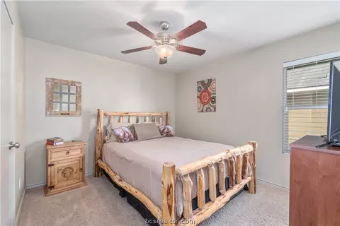 2106 Gateshead Rd, Bryan, TX 77801 photo 12